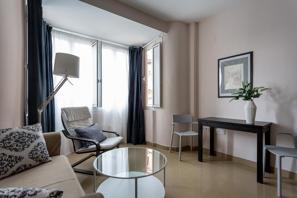 סביליה Apartamentos Edificio Constitucion מראה חיצוני תמונה